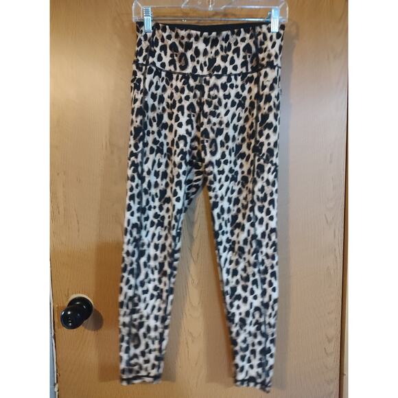 Victoria Secret Womens Leggings Cheetah Leopard Print Cropped Pocket Yoga Small - Picture 1 of 8